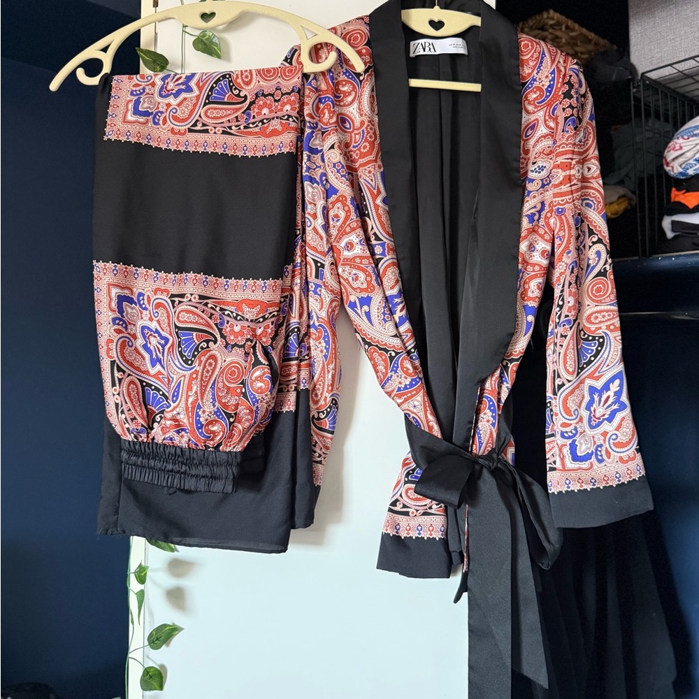 ZARA Paisley two-piece satin set Blazer Robe Kimono with Belt and wide pants S M